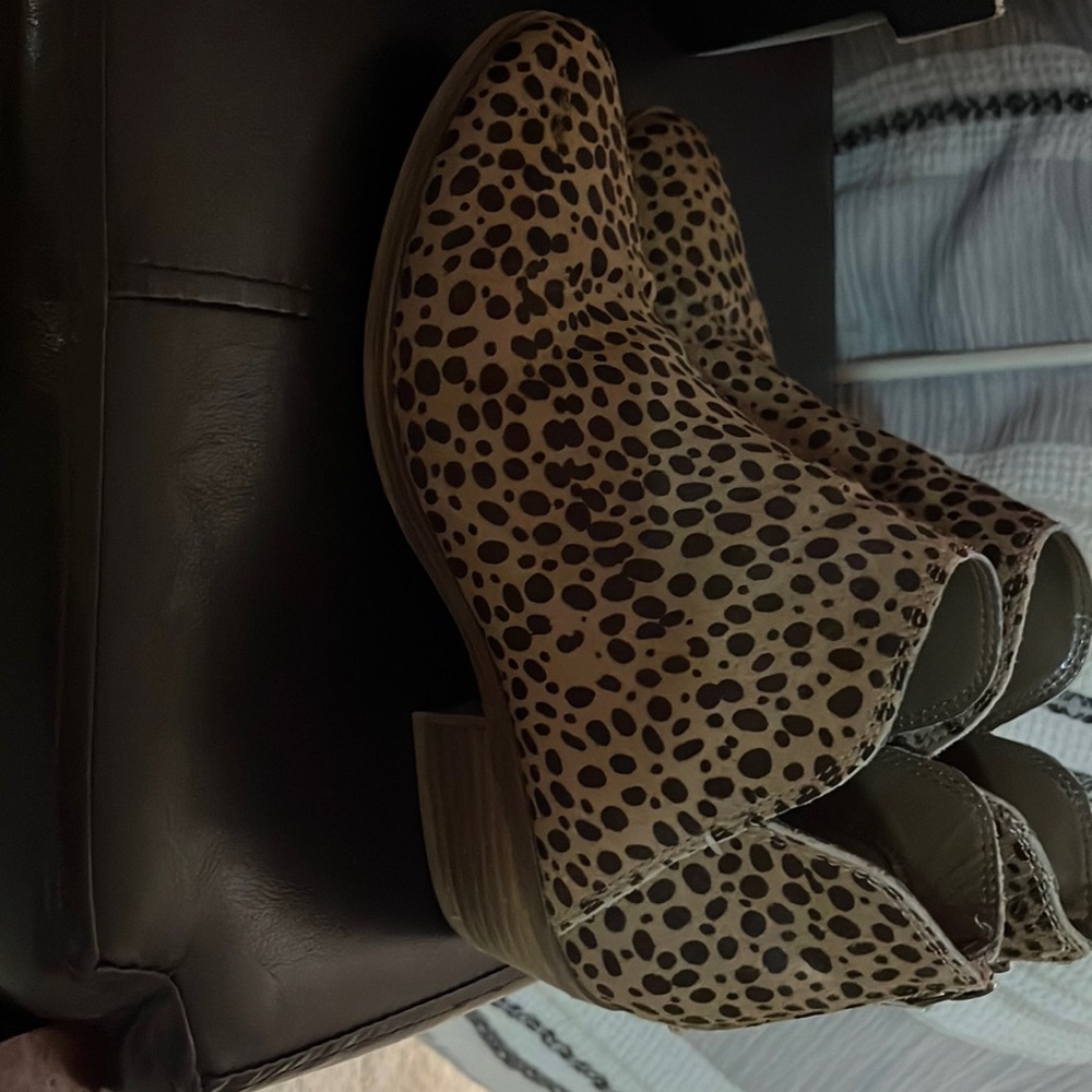 Cheetah print booties . Super cute and hardly worn. Size 8